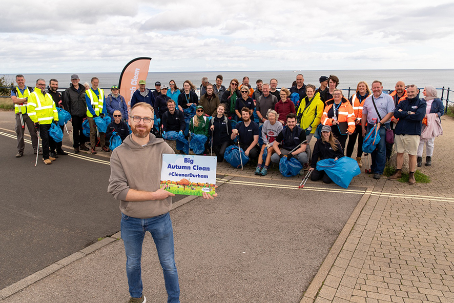 Autumn litter pick