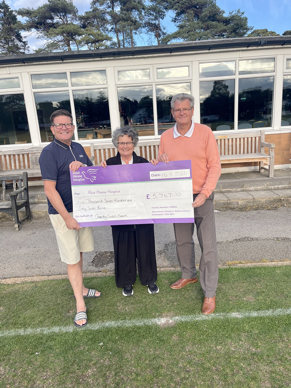 Cricket challenge is a hit, raising almost £6,000 for hospice